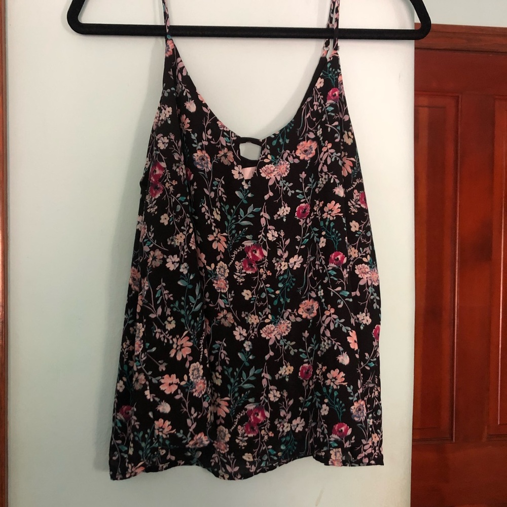 Black floral flowy tank top
